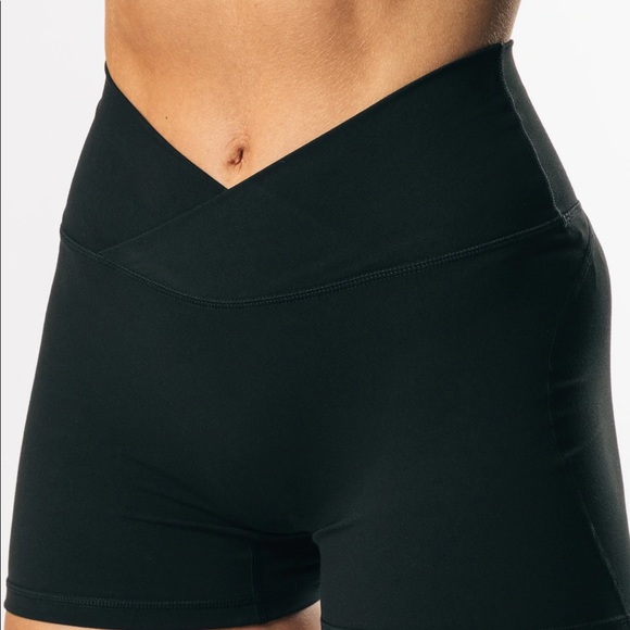 Alphalete Pants - Alphalete surface power shorts xs